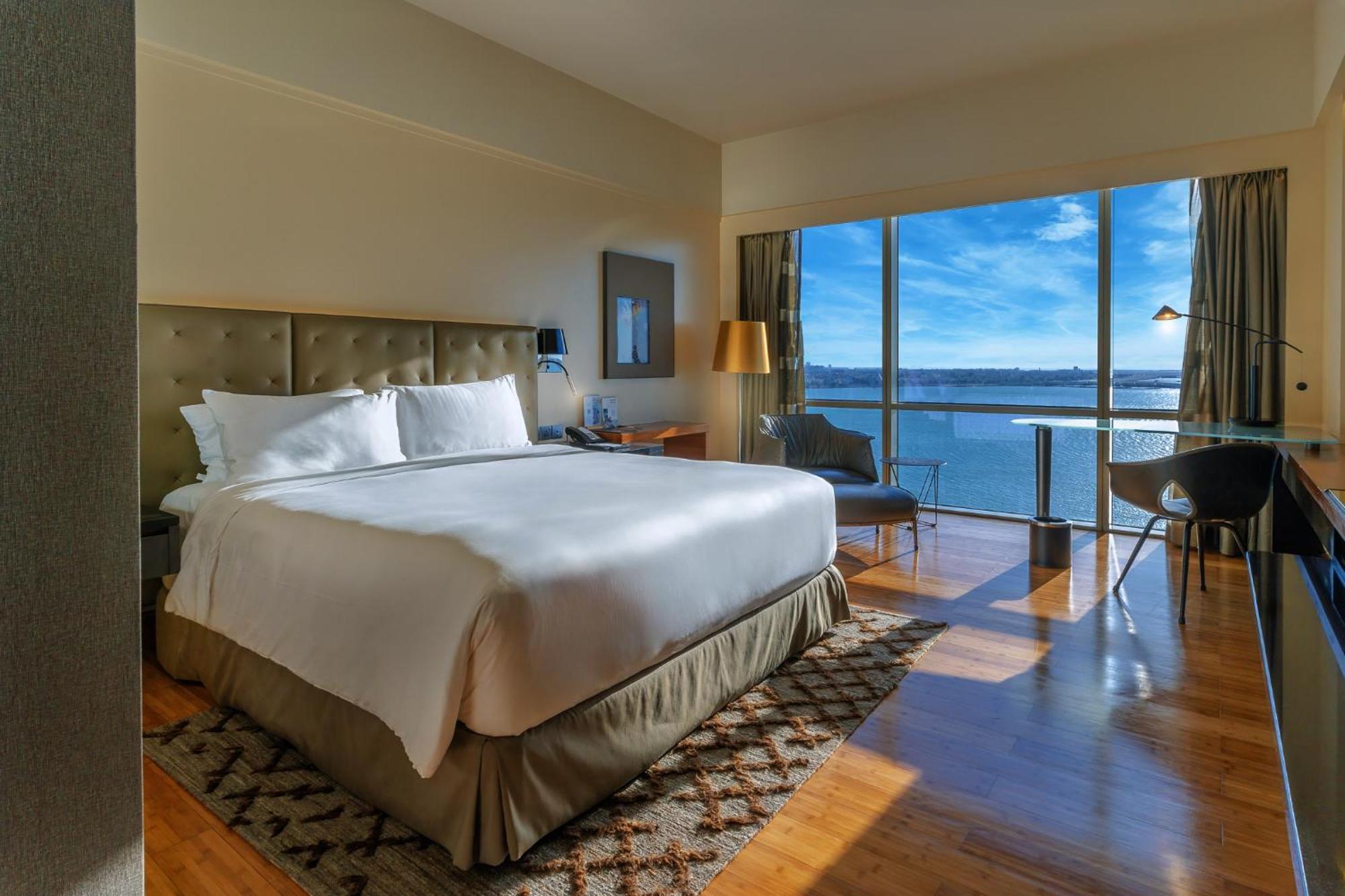 The Art Hotel & Resort Al-Muharrak Zewnętrze zdjęcie A guest room at the hotel