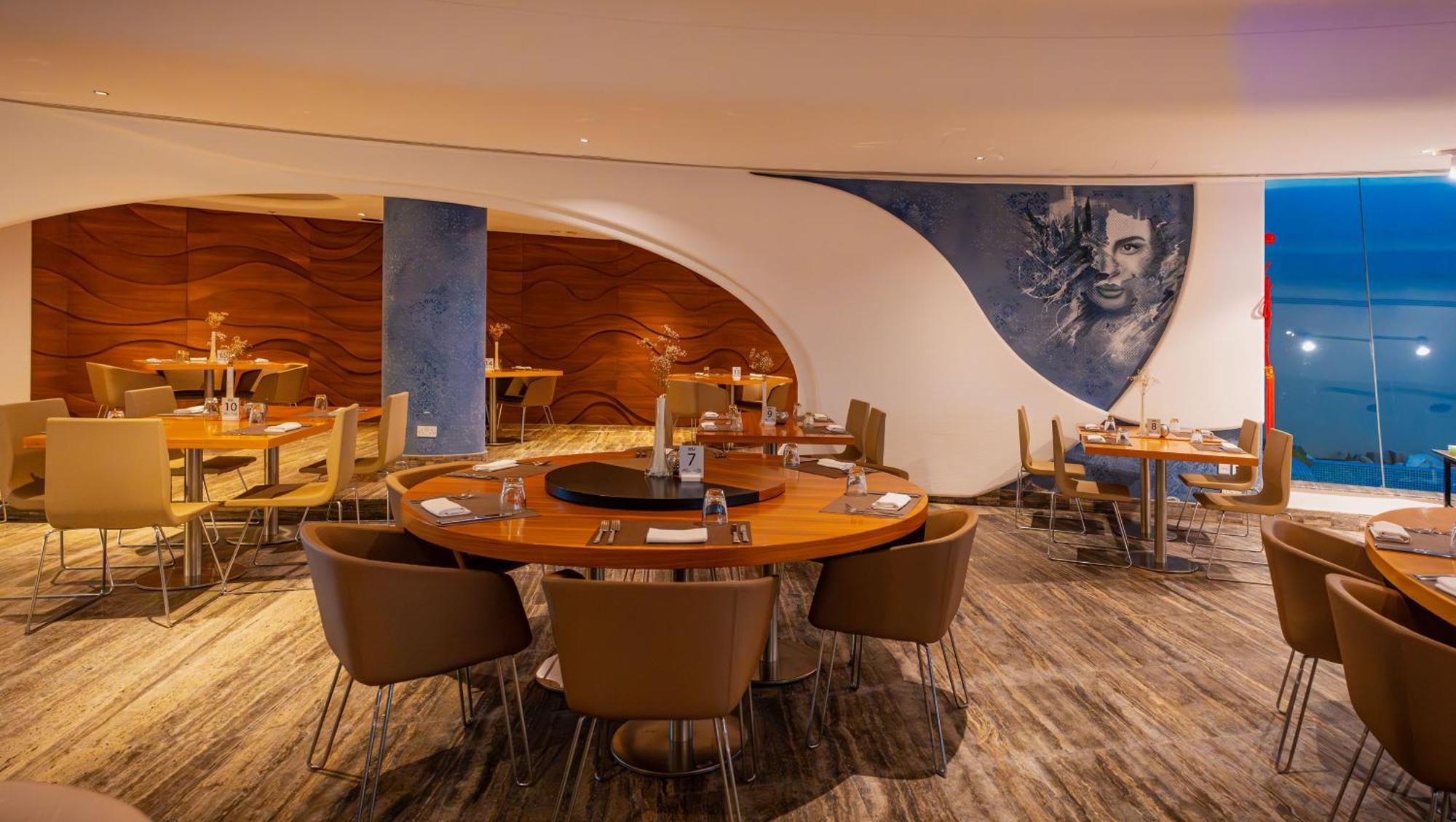 The Art Hotel & Resort Al-Muharrak Zewnętrze zdjęcie The interior of the restaurant